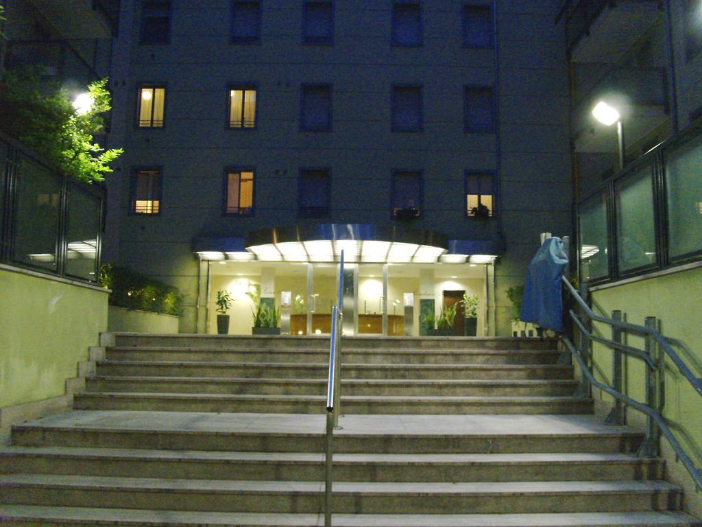 Zara Cosy & Cheap Apt - Easy Parking * Milán